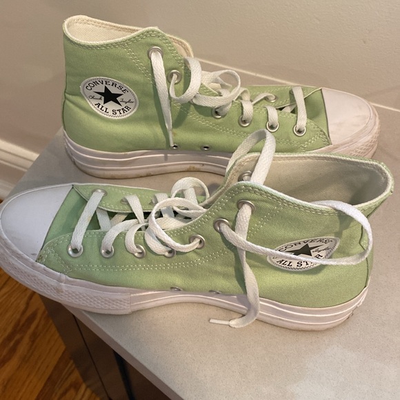 hightop converse sneakers - Picture 3 of 4